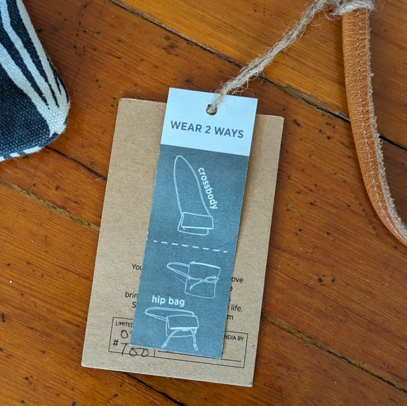 Crossbody canvas and leather purse zipper closure - Picture 5 of 5